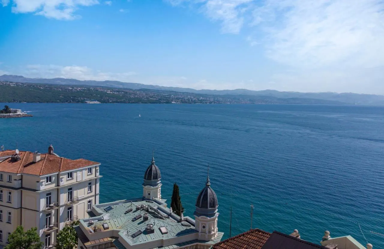 Penthouse At Villa Mascagni Opatija 0*,  Croatia