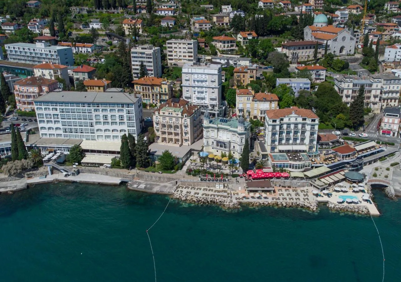 Apartment Penthouse At Villa Mascagni Opatija